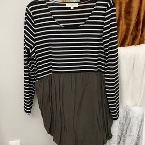Soft two toned tee. Black with white stripes/olive